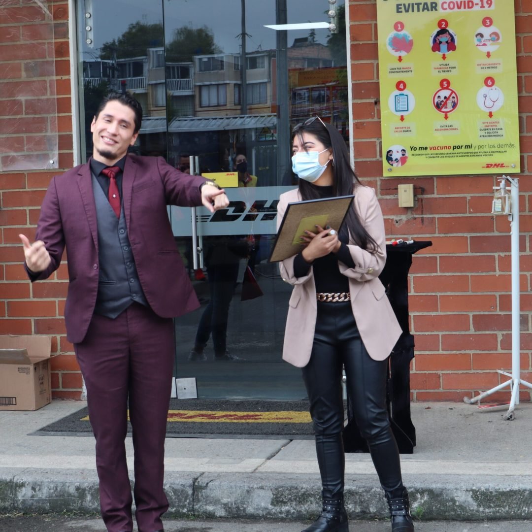 Smayfer, mago en Bogotá durante un show de magia